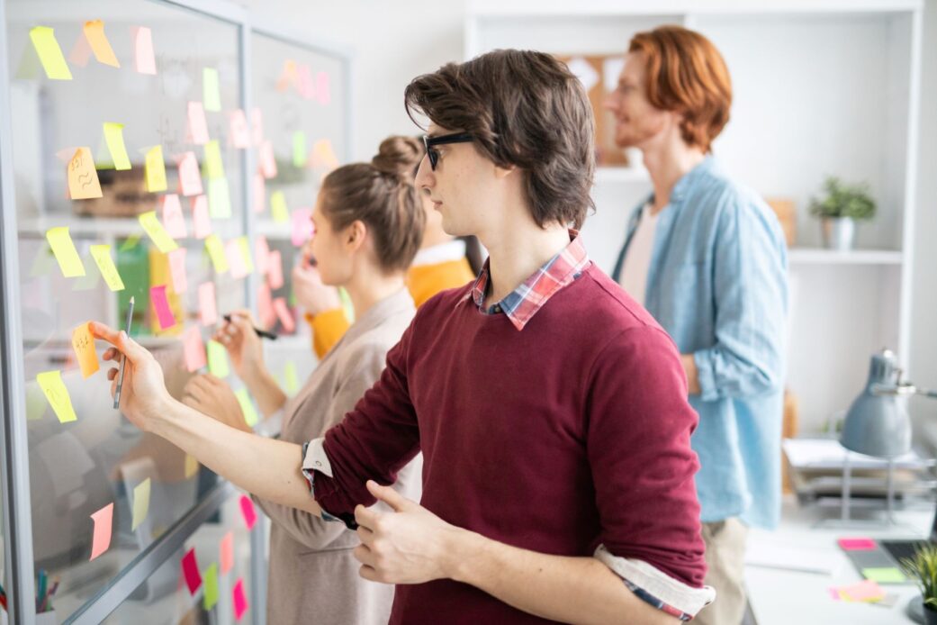 Unsere erfahrenen Trainer sind erneut mit spannenden Seminarthemen in Bayern, Baden-Württemberg und NRW unterwegs – Verkaufstraining, Projektmanagement und Stressmanagement